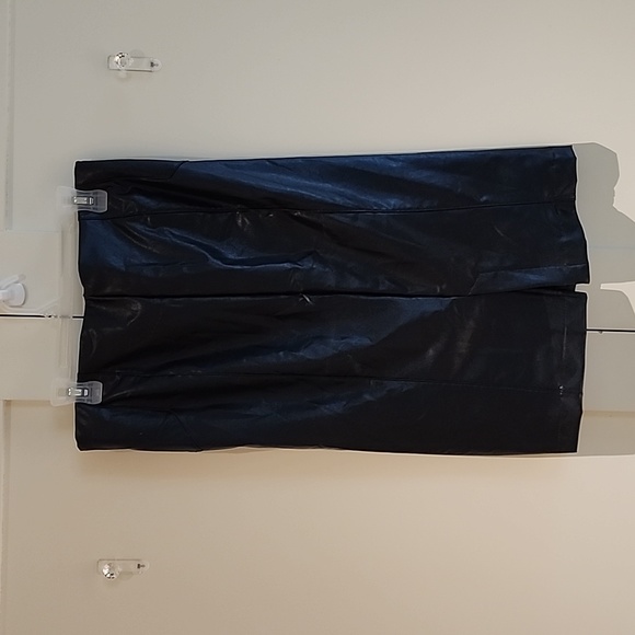 Skirt - Picture 4 of 4